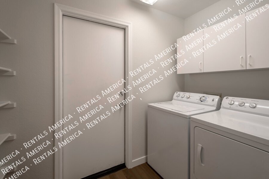 Building Photo - 2350 E Nunneley Ct