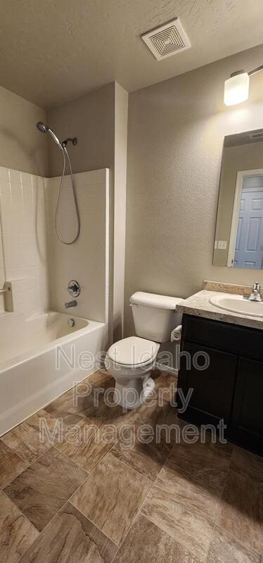 Building Photo - 657 N Manship Ave