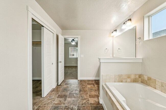 Building Photo - 2914 W Sunny Cove St