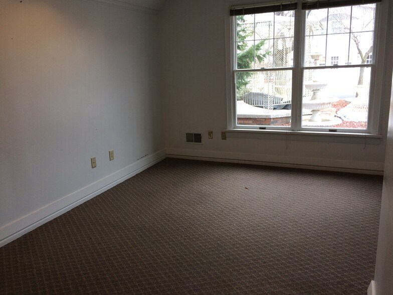 Building Photo - 1408 3rd Ave