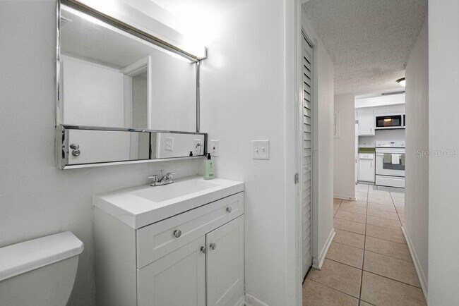 Building Photo - 6312 Newtown Cir
