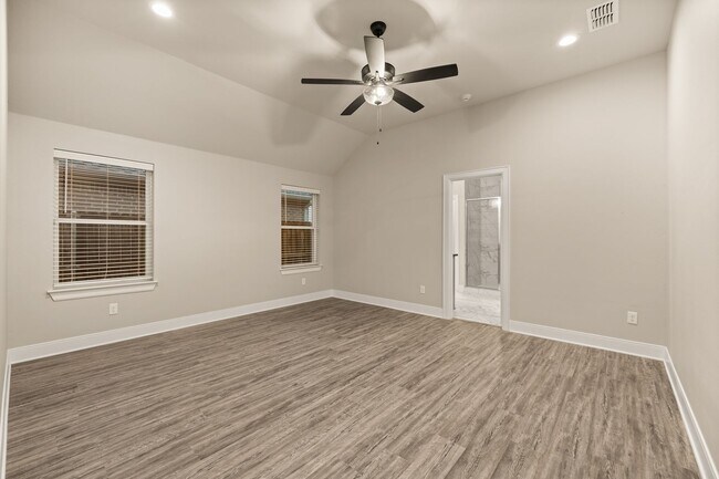 Building Photo - 1617 Legacy Dr