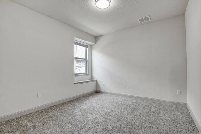 Building Photo - 18012 Stefano Dr