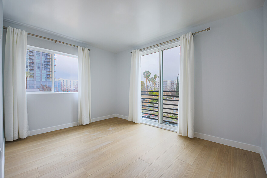 Building Photo - 11435 Cumpston St