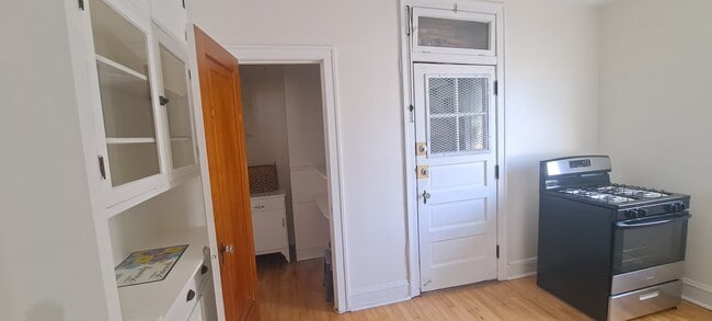 Building Photo - 8014 Kilpatrick Ave