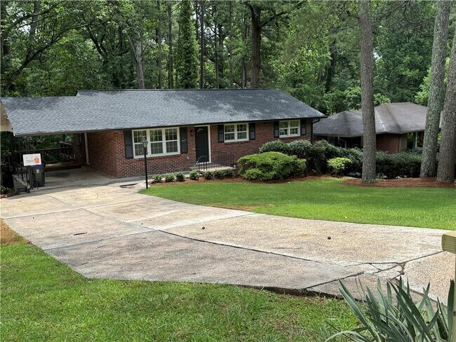 Primary Photo - 2647 Warwick Cir NE