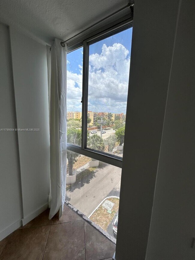 Building Photo - 6995 NW 186th St
