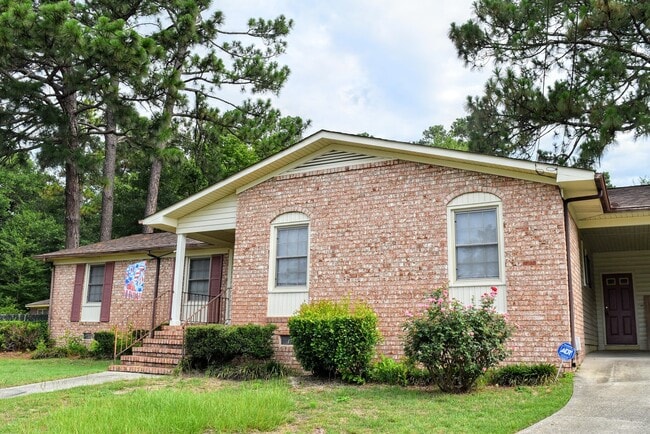 Building Photo - Fresh Paint, Private Large Quiet neighborhood and cul-de-sac - No Carpet, shady culdesac lot