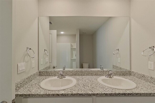 Building Photo - 8665 SW 44th Ct