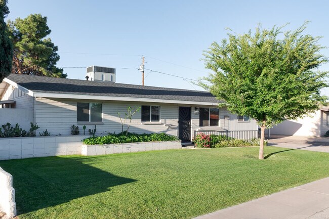 Building Photo - 2237 E Hillery Dr