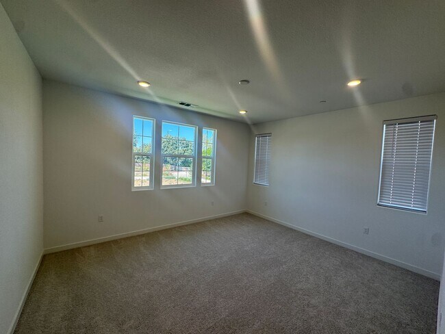 Building Photo - 1107 Baylor Ter