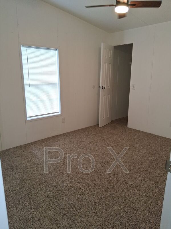 Building Photo - 910 Sands Rd