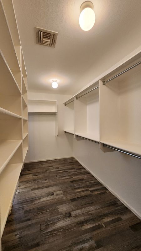 Building Photo - 42553 W Michaels Dr