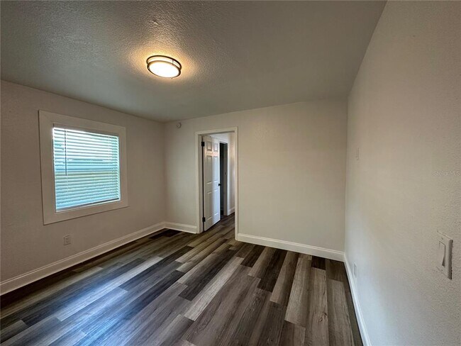 Building Photo - 4713 Thorpe Ave