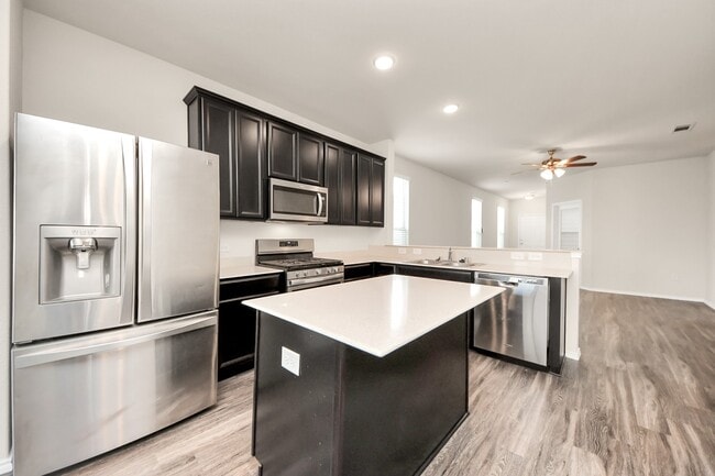 Building Photo - 14626 Sierra Garden Dr