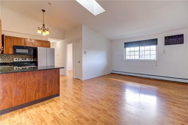 Building Photo - 20 Zambarano Ave