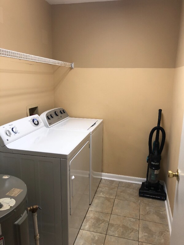 Building Photo - 220 Elm St