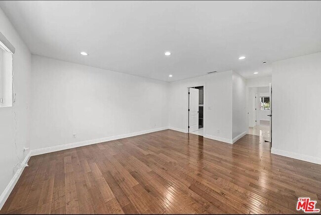 Building Photo - 6243 Berquist Ave