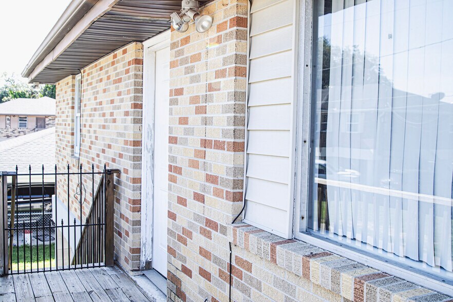 Front Entrance 2 - 4972 Matherne St