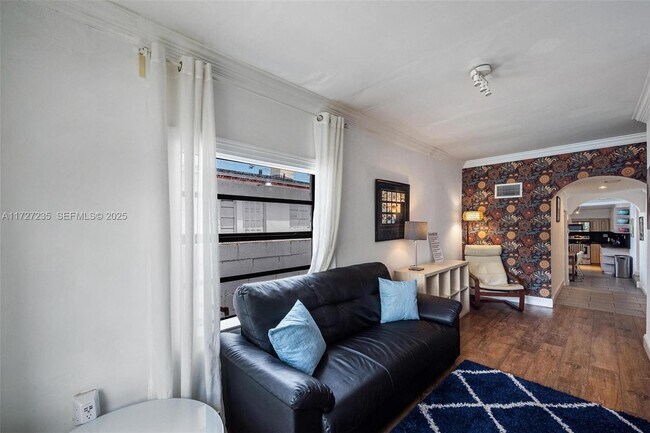 Building Photo - 1428 SW 11th Terrace