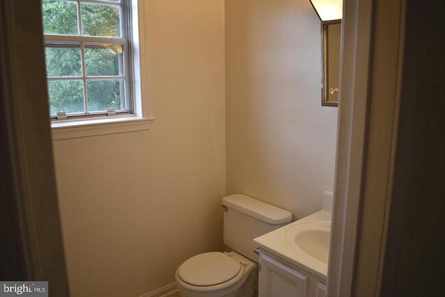 Building Photo - 19 Allenhurst Ct