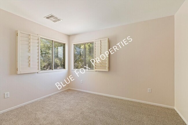 Building Photo - 8277 W Zlacket Dr