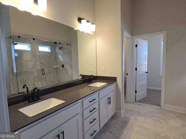 Building Photo - 440 Winding Rose Dr