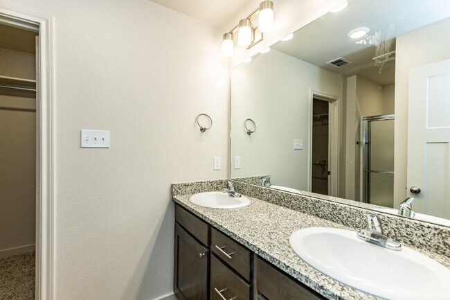 Building Photo - Luxurious Duplex in Southwest Corridor of ...