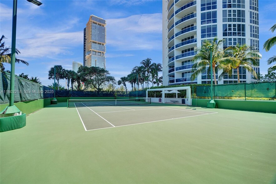 Building Photo - 18201 Collins Ave