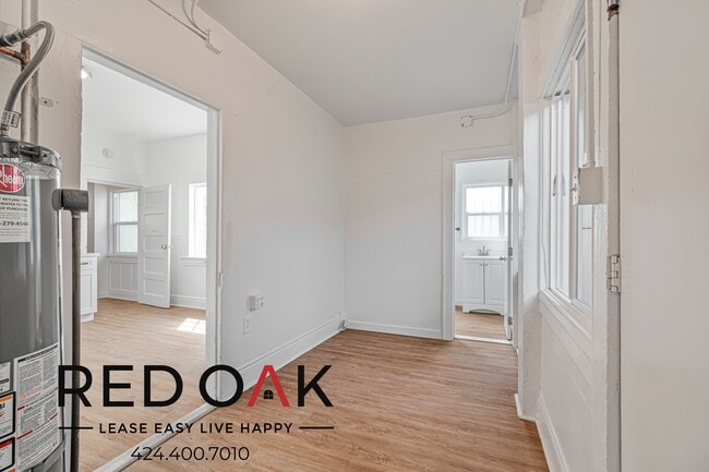 Building Photo - 617 S Soto St