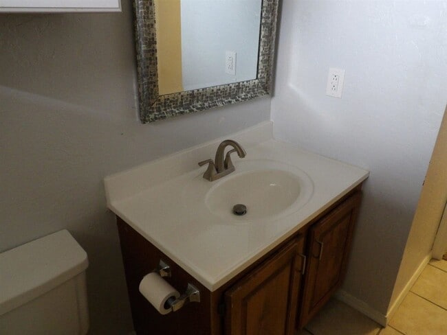 Building Photo - 6806 NW Willow Springs Dr