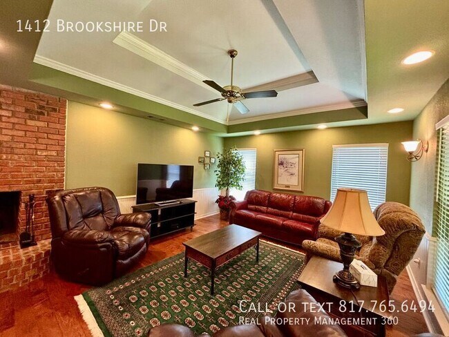 Building Photo - 1412 Brookshire Dr