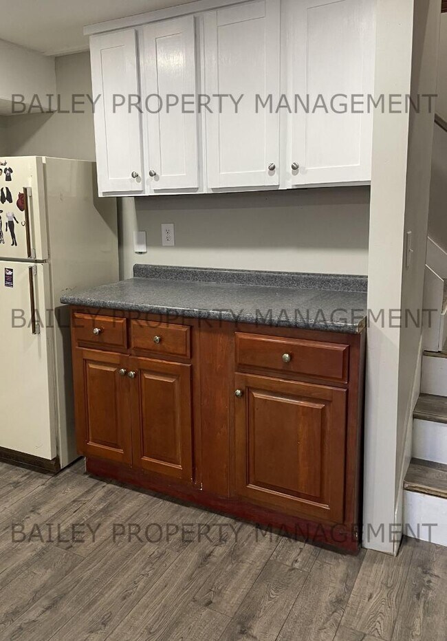 Building Photo - 1661 Richmond Dr
