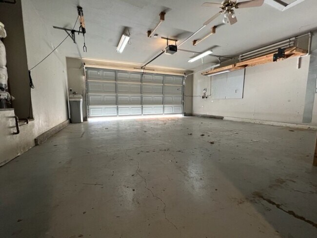 Building Photo - Charming 3 Bedroom 2 Bath with Large Backyard on Corner lot