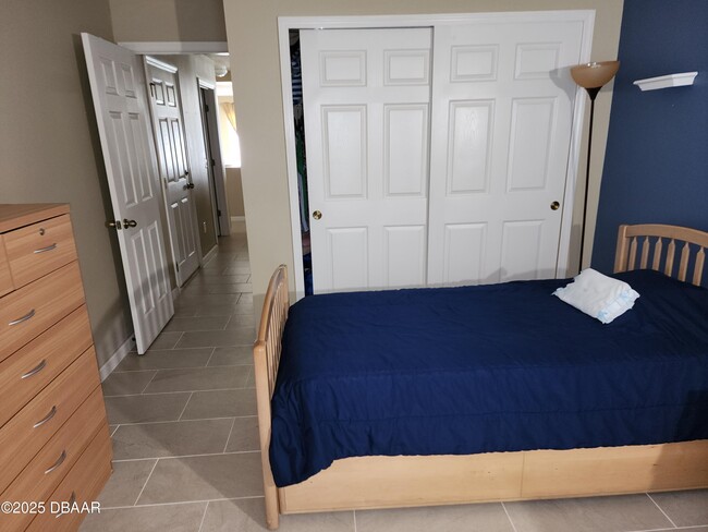 Building Photo - 260 Bayberry Lakes Blvd