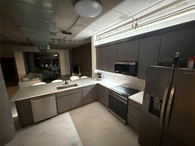 Building Photo - 10 N Summerlin Ave