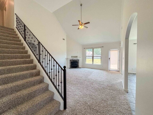 Building Photo - 6839 Hare Hill Dr