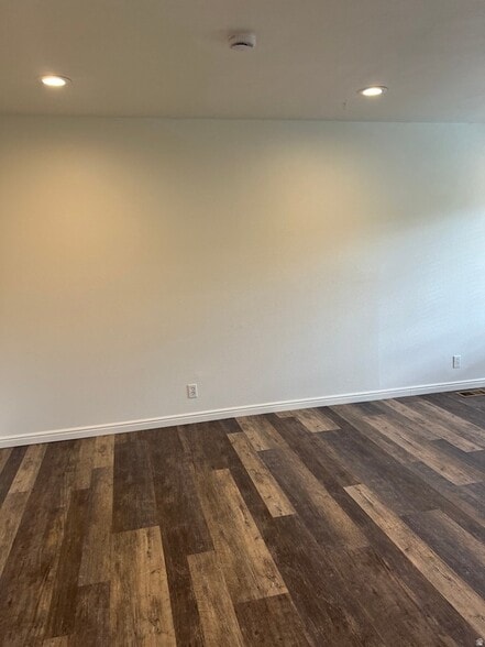 Building Photo - 394 E 2700 S