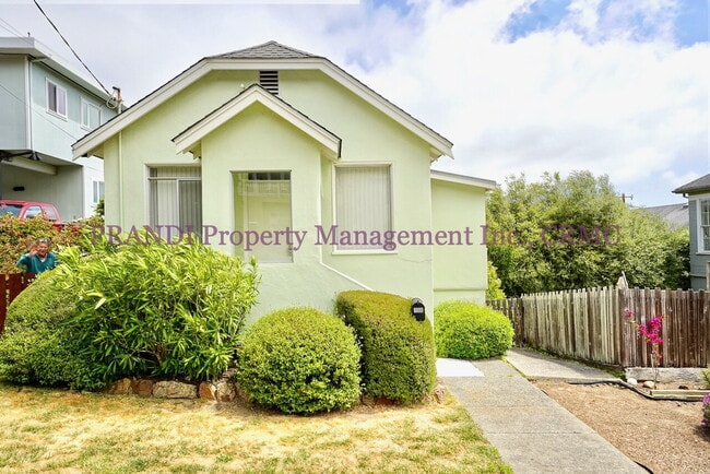 Primary Photo - Charming Sausalito Home with Private Backy...