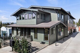 Building Photo - 5 Bed / 5 Bath Residence in Echo Park Now Available!