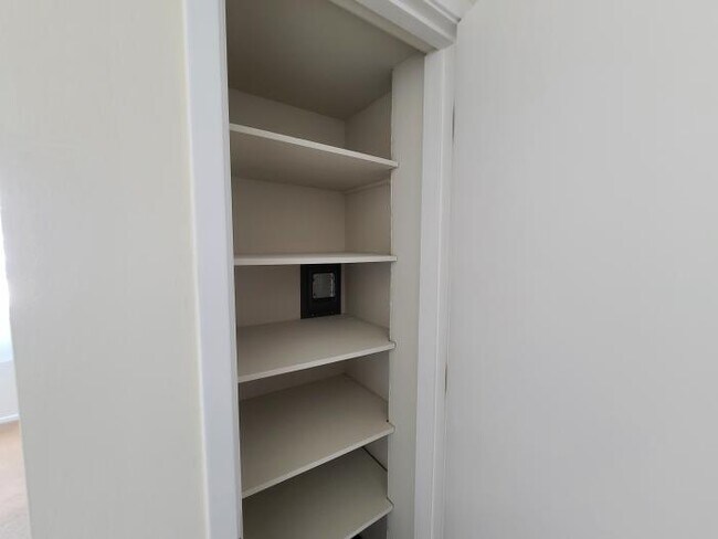 Building Photo - 2 bedroom in San Francisco CA 94114