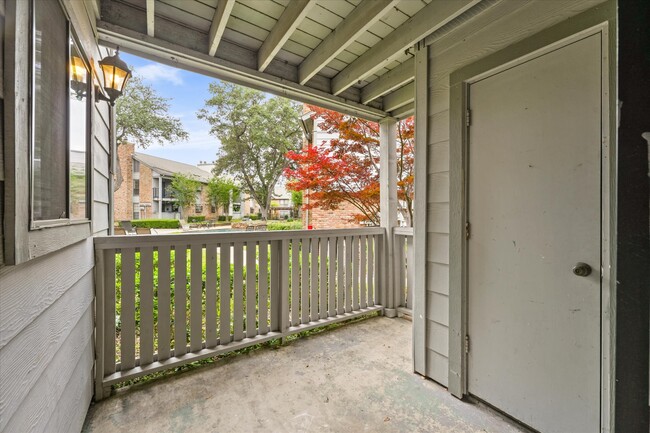 Building Photo - 15151 Berry Trl