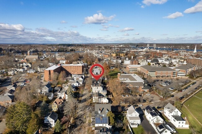 Building Photo - 105-107 Richards