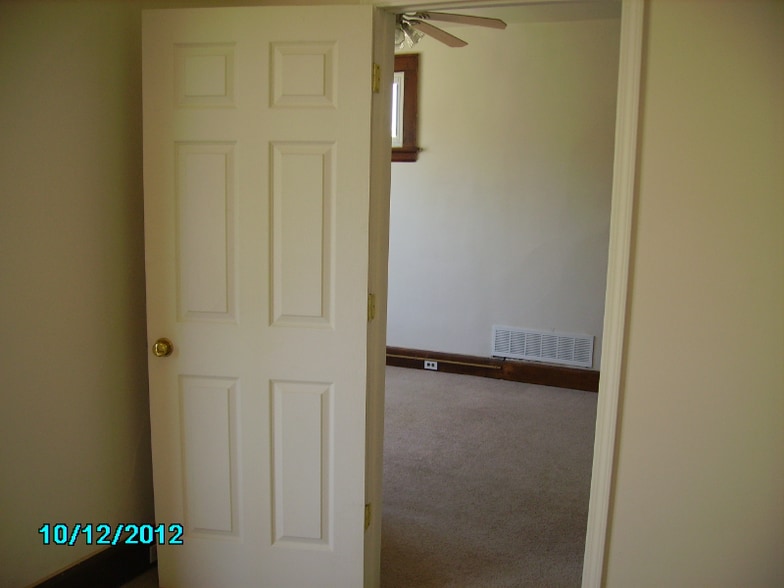 Building Photo - 3922 S Madison Ave