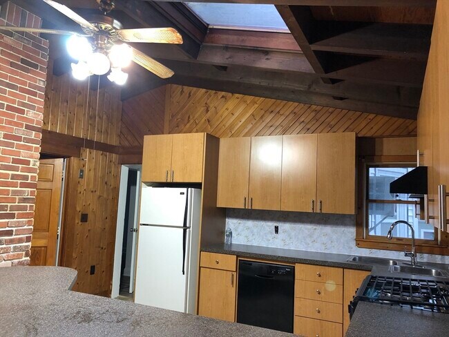 Building Photo - 14 K K Terrace