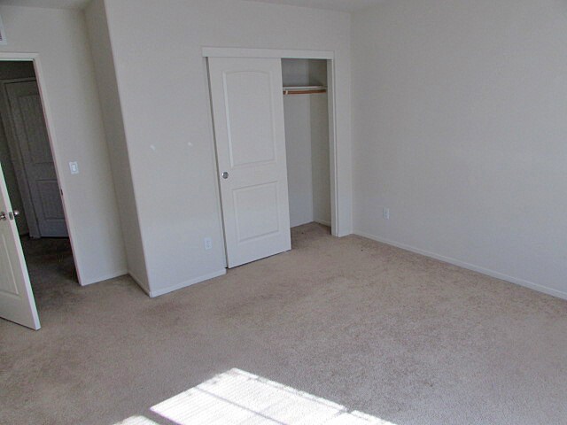 Building Photo - Spacious 5-Bedroom Home with Loft, Solar P...