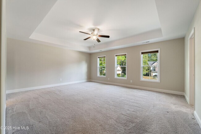 Building Photo - 133 Navy Blue Dr