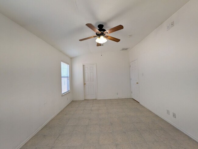 Building Photo - 369 Starling Creek
