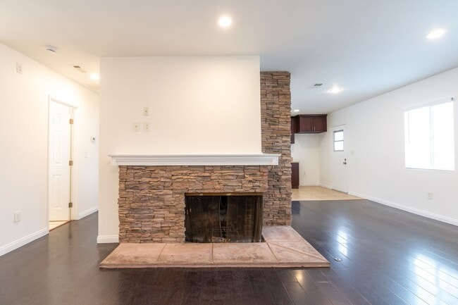 Building Photo - 2540 Hudspeth St