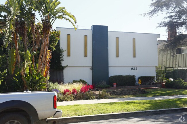 Building Photo - 3532 Jasmine Ave